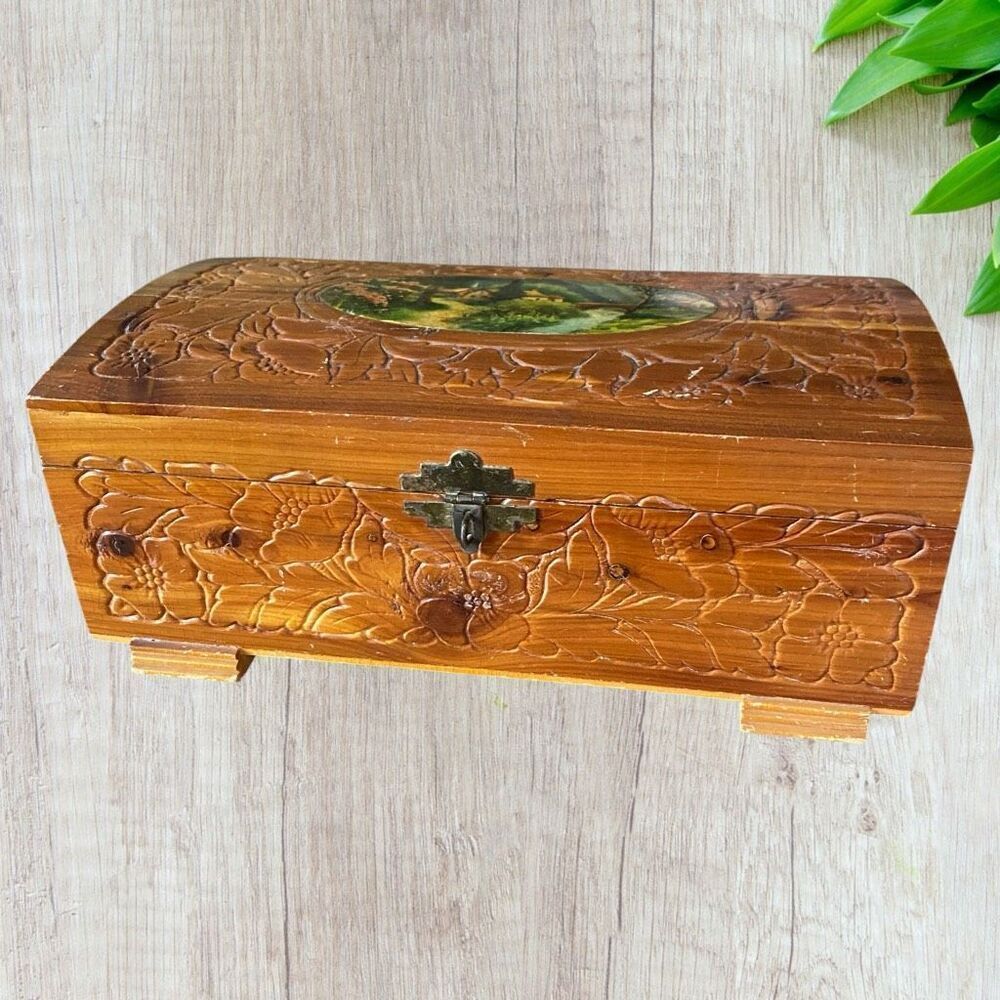 VINTAGE Cedar Footed Wood JEWELRY BOX Carved Decoupage Village MIRROR LID 1950’s